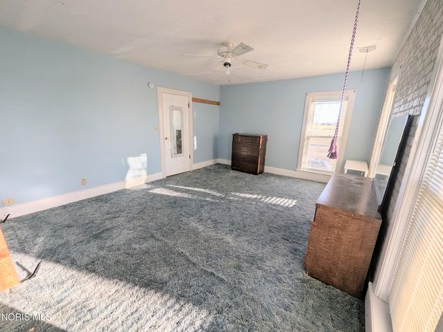 12345 Grove Road, Fostoria, OH 44830