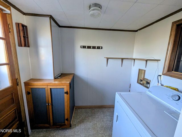 12345 Grove Road, Fostoria, OH 44830