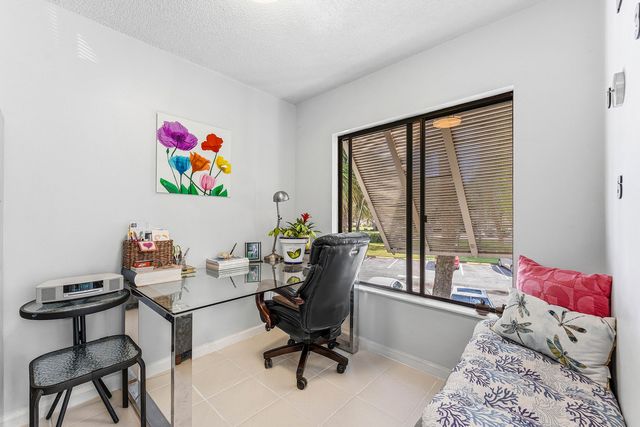 10155 Mangrove Drive 204, Boynton Beach, FL 33437