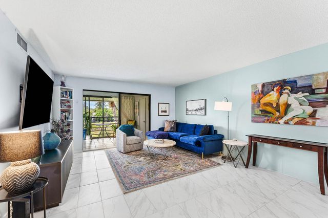 10155 Mangrove Drive 204, Boynton Beach, FL 33437