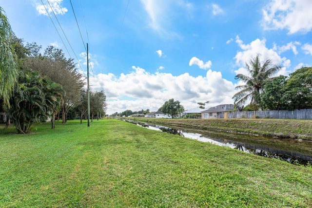 10155 Mangrove Drive 204, Boynton Beach, FL 33437