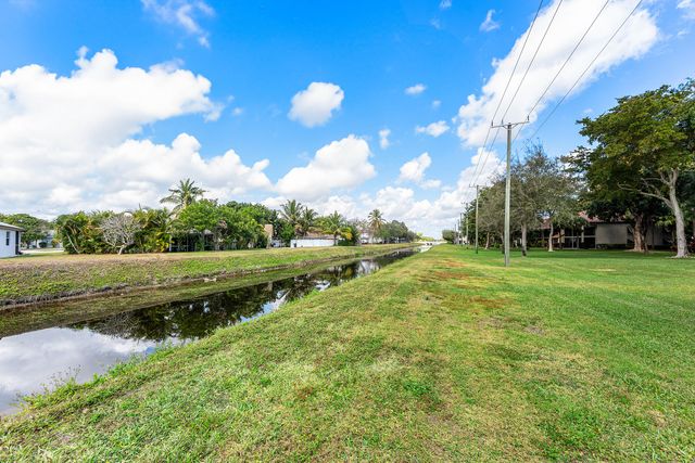 10155 Mangrove Drive 204, Boynton Beach, FL 33437