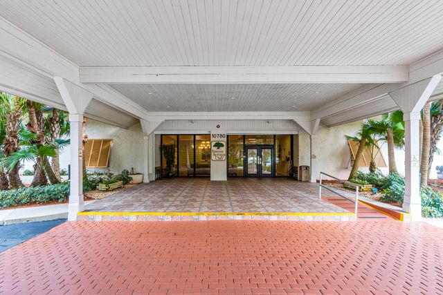 10155 Mangrove Drive 204, Boynton Beach, FL 33437