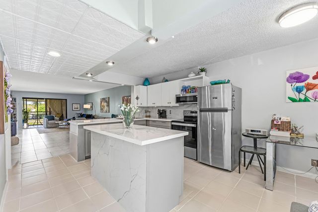 10155 Mangrove Drive 204, Boynton Beach, FL 33437
