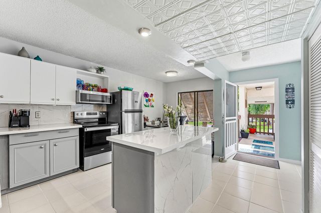 10155 Mangrove Drive 204, Boynton Beach, FL 33437