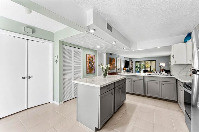 10155 Mangrove Drive 204, Boynton Beach, FL 33437
