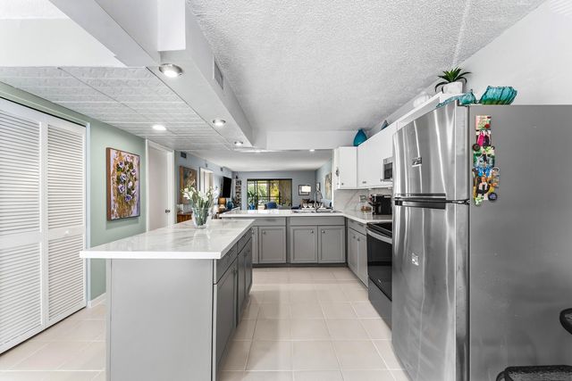 10155 Mangrove Drive 204, Boynton Beach, FL 33437