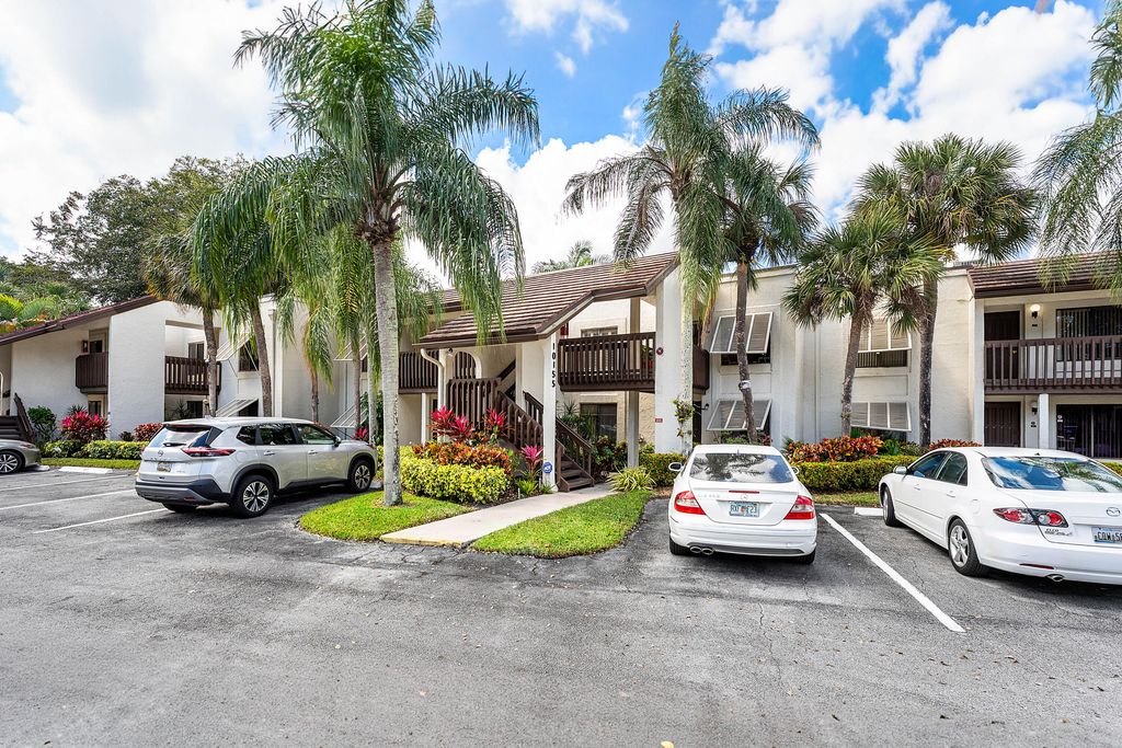 10155 Mangrove Drive 204, Boynton Beach, FL 33437