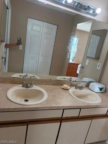 322 SE 46th LN, Cape Coral, FL 33904