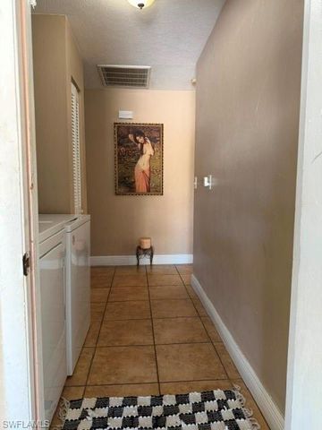 322 SE 46th LN, Cape Coral, FL 33904