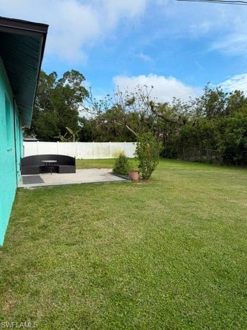 322 SE 46th LN, Cape Coral, FL 33904