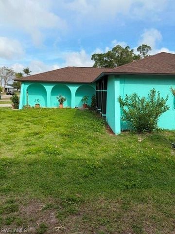 322 SE 46th LN, Cape Coral, FL 33904