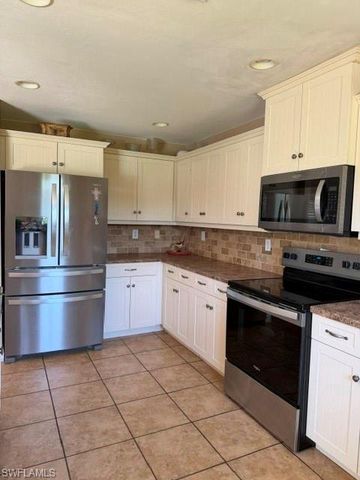 322 SE 46th LN, Cape Coral, FL 33904