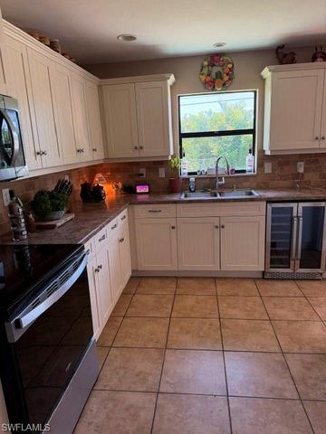 322 SE 46th LN, Cape Coral, FL 33904