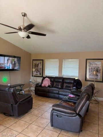 322 SE 46th LN, Cape Coral, FL 33904