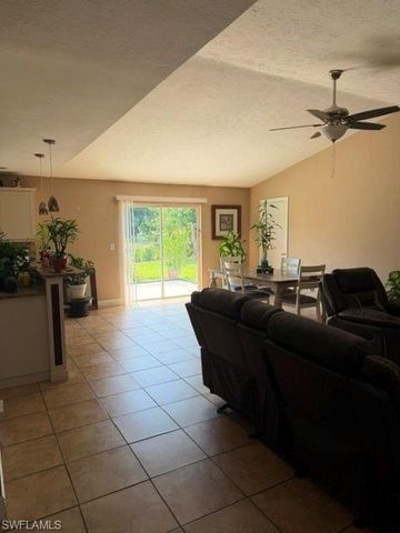 322 SE 46th LN, Cape Coral, FL 33904