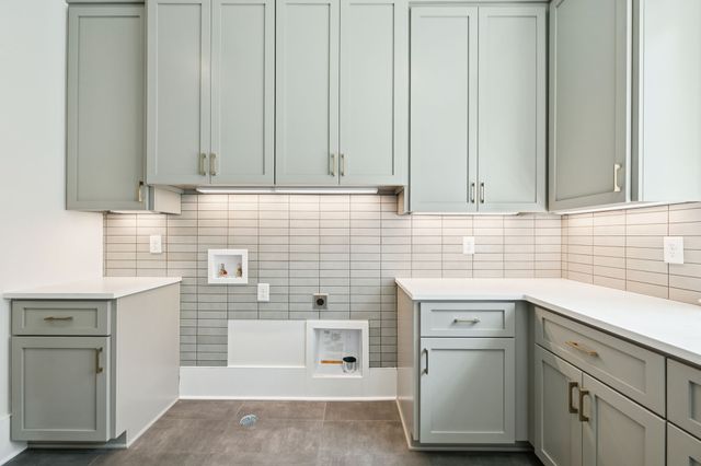 8725 Weller Ln, College Grove, TN 37046