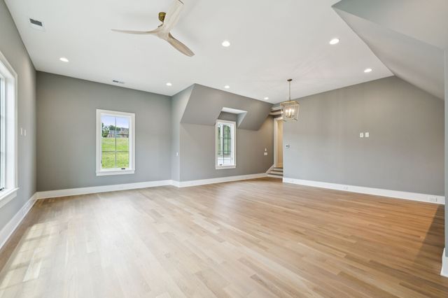 8725 Weller Ln, College Grove, TN 37046