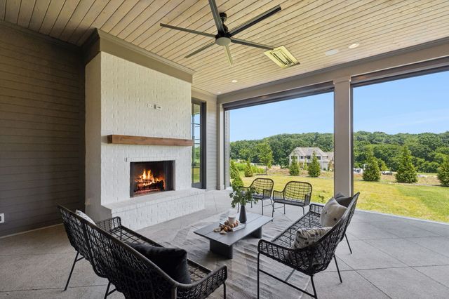 8725 Weller Ln, College Grove, TN 37046