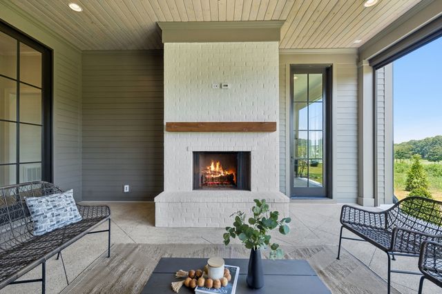 8725 Weller Ln, College Grove, TN 37046