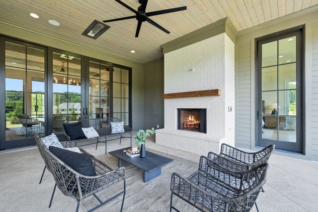 8725 Weller Ln, College Grove, TN 37046