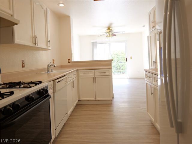 8464 Vast Horizon Avenue, Las Vegas, NV 89129