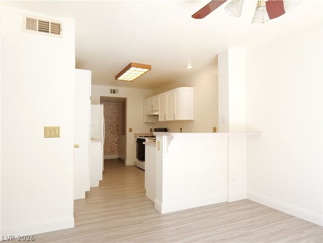 8464 Vast Horizon Avenue, Las Vegas, NV 89129