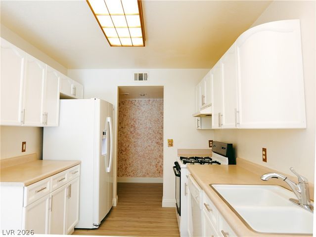 8464 Vast Horizon Avenue, Las Vegas, NV 89129