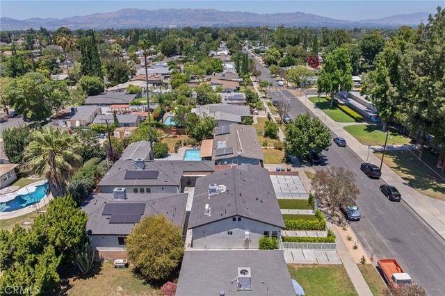7647 Melvin Avenue, Reseda, CA 91335