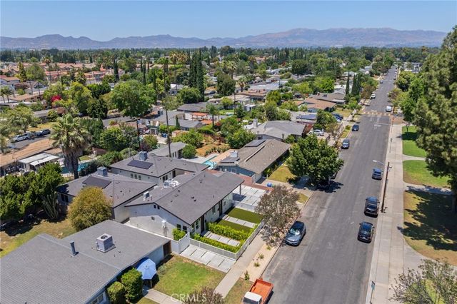 7647 Melvin Avenue, Reseda, CA 91335