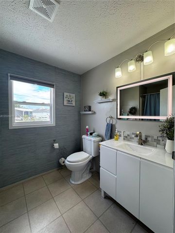 5015 SW 29 Street 608, Davie, FL 33312
