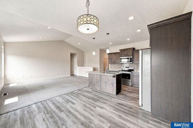 3719 Broadbear Road, Lincoln, NE 68516