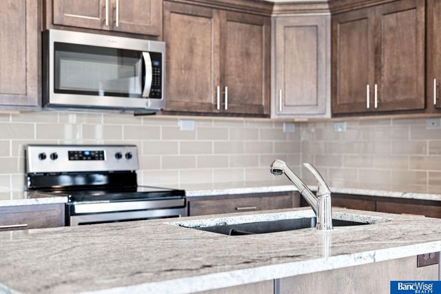 3719 Broadbear Road, Lincoln, NE 68516