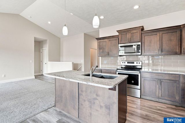 3719 Broadbear Road, Lincoln, NE 68516