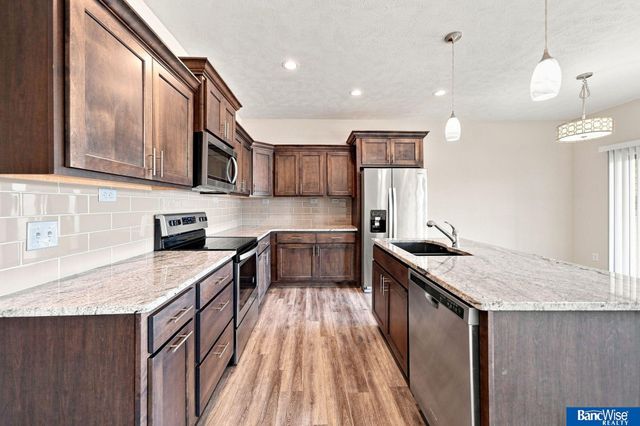 3719 Broadbear Road, Lincoln, NE 68516