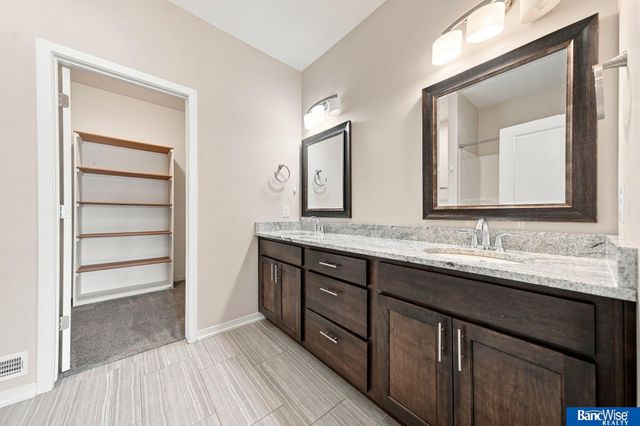 3719 Broadbear Road, Lincoln, NE 68516