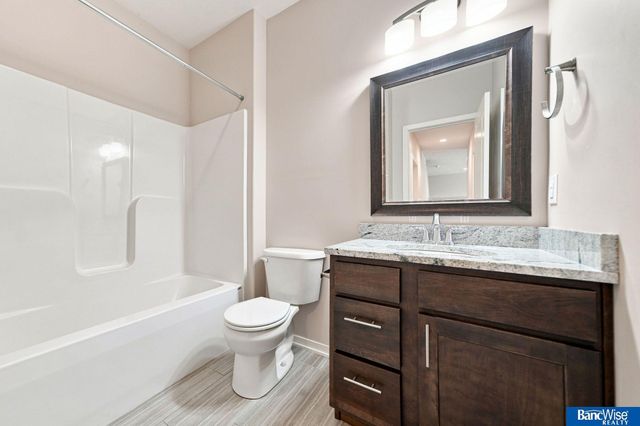 3719 Broadbear Road, Lincoln, NE 68516