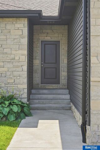 3719 Broadbear Road, Lincoln, NE 68516