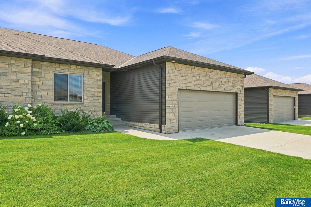 3719 Broadbear Road, Lincoln, NE 68516