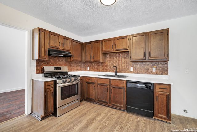 5900 LAKE SUPERIOR ST, San Antonio, TX 78222