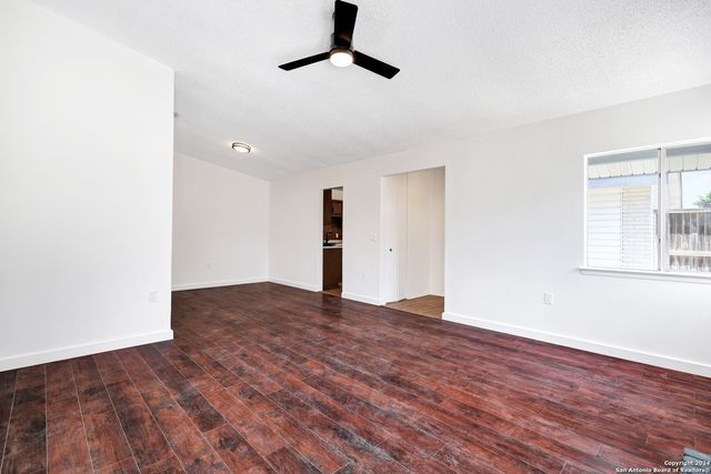 5900 LAKE SUPERIOR ST, San Antonio, TX 78222