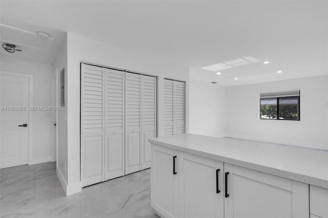 1411 NW 40th St B, Miami, FL 33142