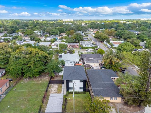 1411 NW 40th St B, Miami, FL 33142