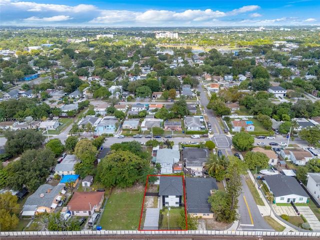 1411 NW 40th St B, Miami, FL 33142