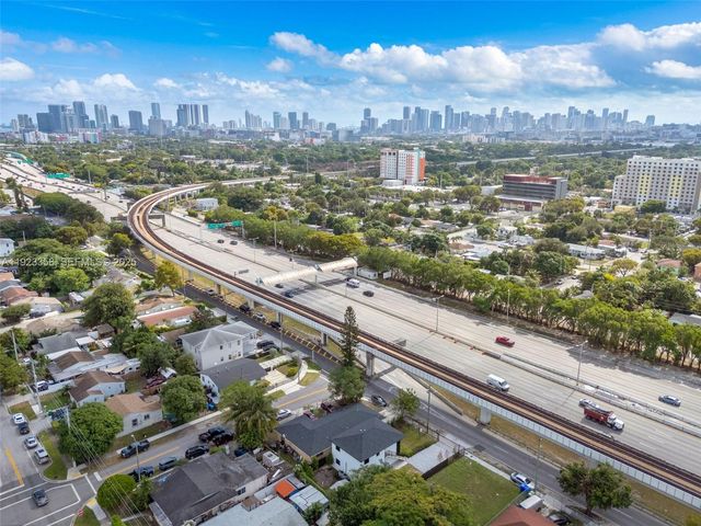 1411 NW 40th St B, Miami, FL 33142