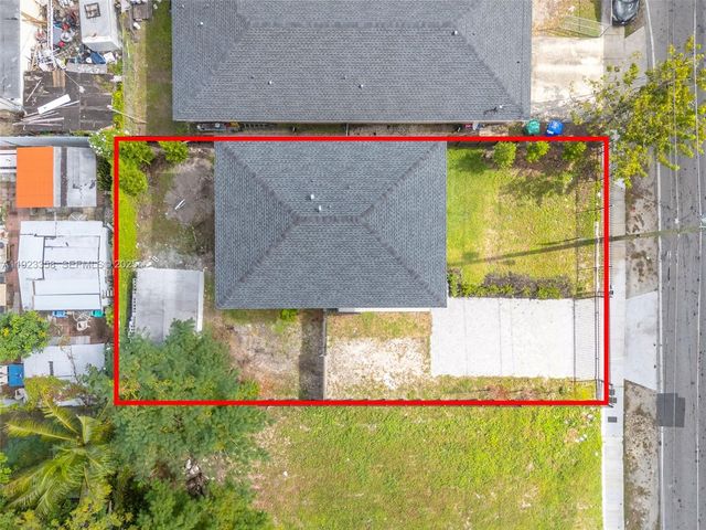 1411 NW 40th St B, Miami, FL 33142