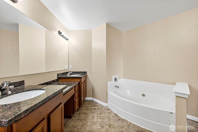 1440 Farina Loop SE, Olympia, WA 98513