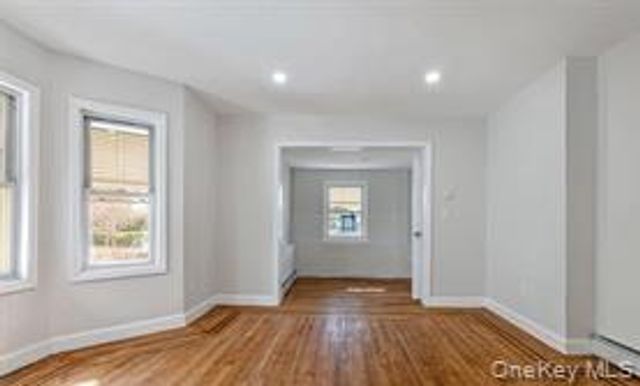 236 Maple Place, Mineola, NY 11501