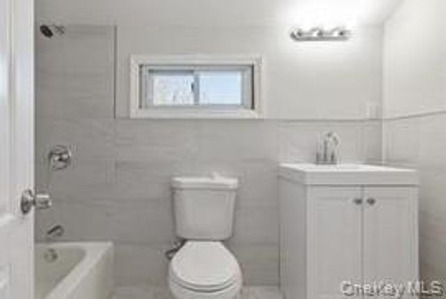 236 Maple Place, Mineola, NY 11501