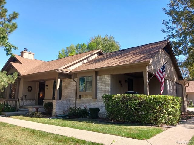 20445 Villa Grande Circle, Clinton Charter Township, MI 48038